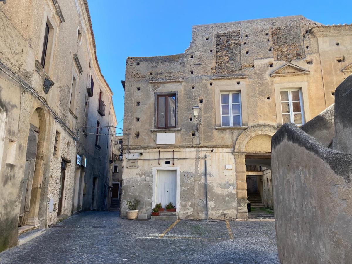 Al Castello Apartment Fiumefreddo Bruzio Εξωτερικό φωτογραφία