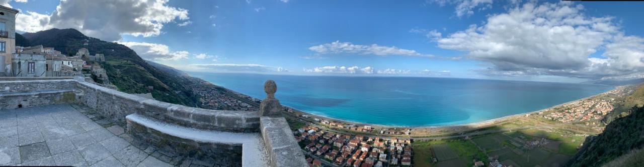 Al Castello Apartment Fiumefreddo Bruzio Εξωτερικό φωτογραφία