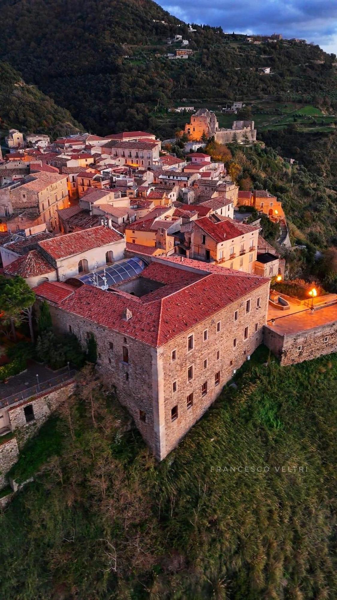Al Castello Apartment Fiumefreddo Bruzio Εξωτερικό φωτογραφία