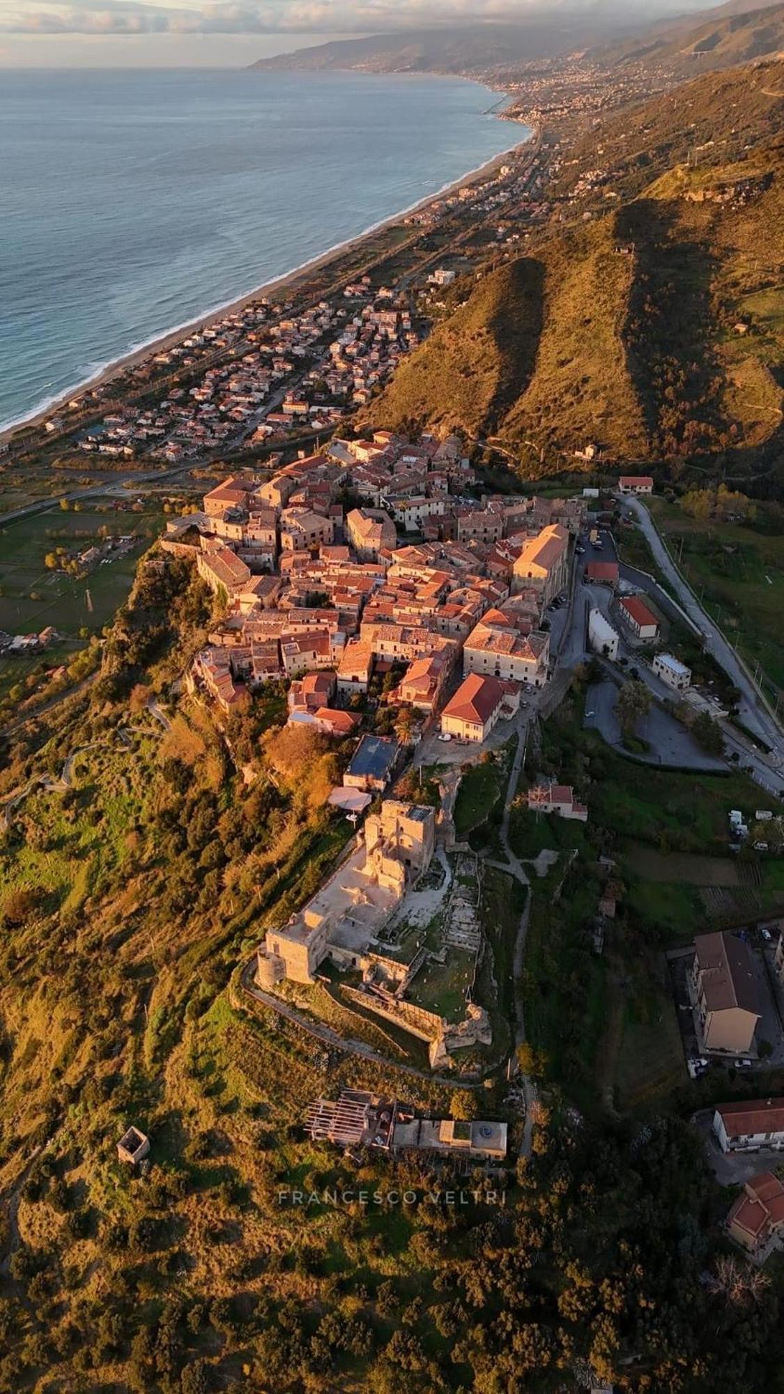Al Castello Apartment Fiumefreddo Bruzio Εξωτερικό φωτογραφία