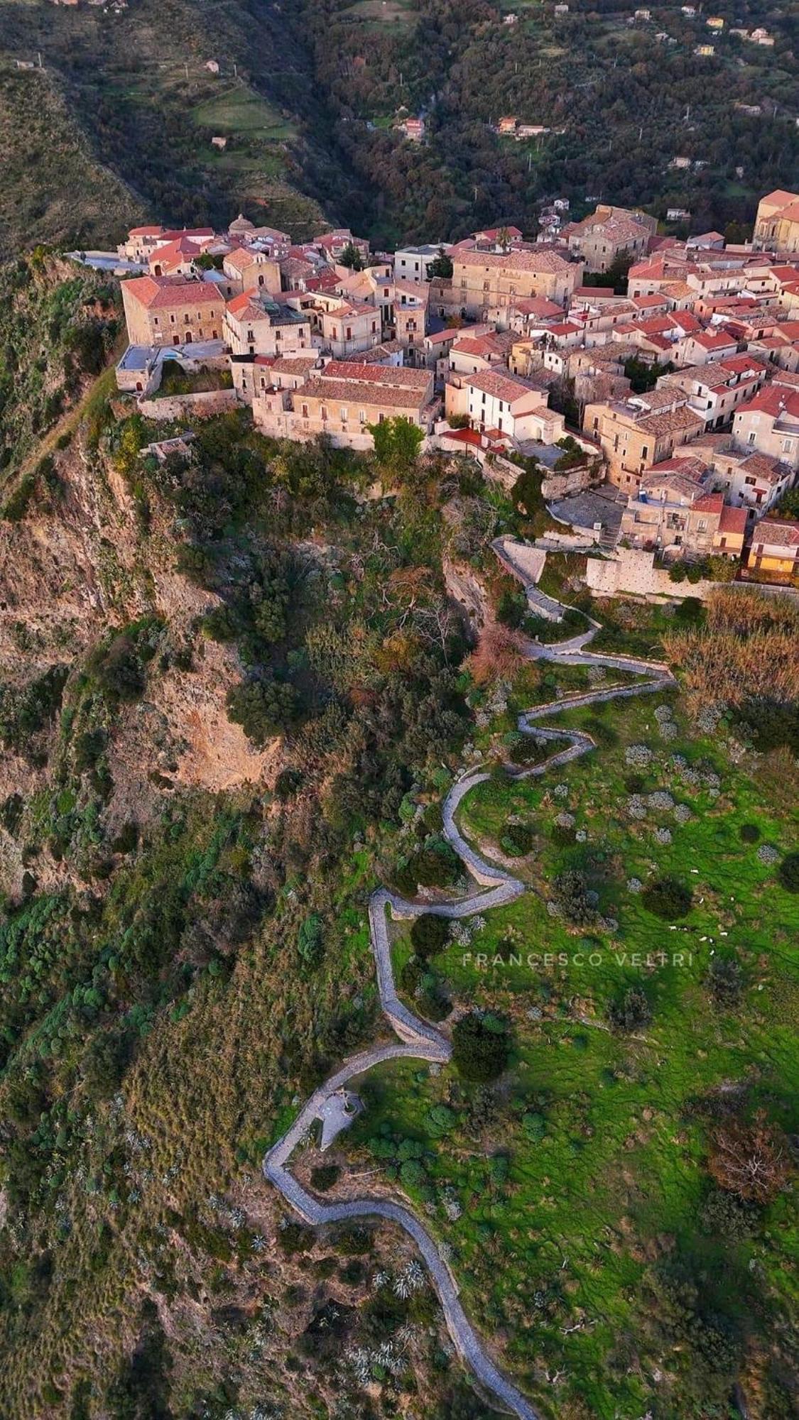 Al Castello Apartment Fiumefreddo Bruzio Εξωτερικό φωτογραφία