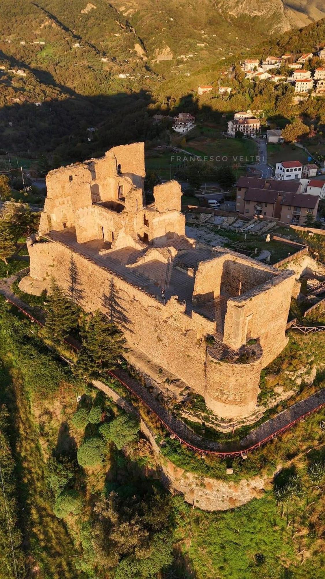 Al Castello Apartment Fiumefreddo Bruzio Εξωτερικό φωτογραφία